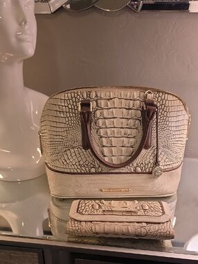 BRAHMIN HAND BAG & WALLET, GUC, PROBABLY VINTAGE Off White/ Brown